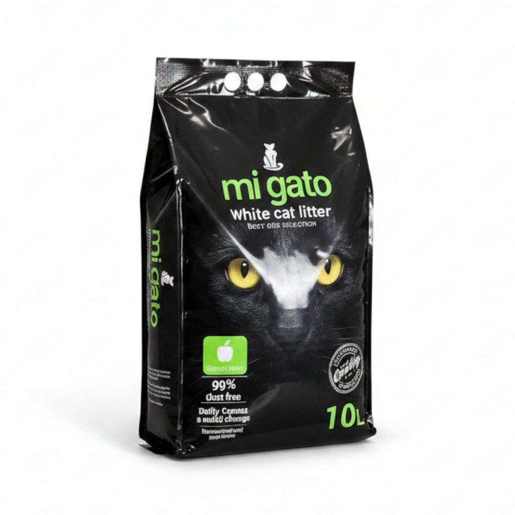 PetFriend Mi gato green apple scented clumping cat litter in a 10L black bag with a cat face graphic.