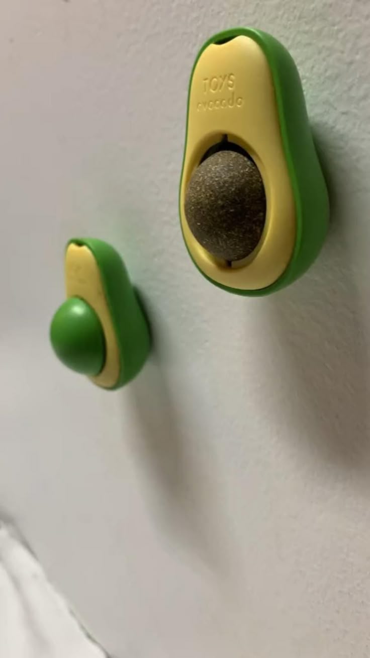 لعبة كرة الأفوكادو والنعناع