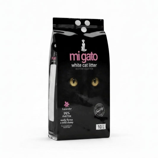 PetFriend Mi gato lavender scented clumping cat litter in a 10L black bag with a cat eye graphic