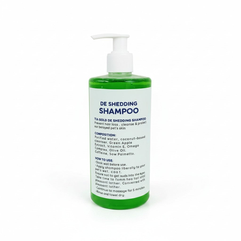 PetFriend TiaGold deshedding pet shampoo in a 500ml green bottle with a white pump dispenser for cats and dogs.